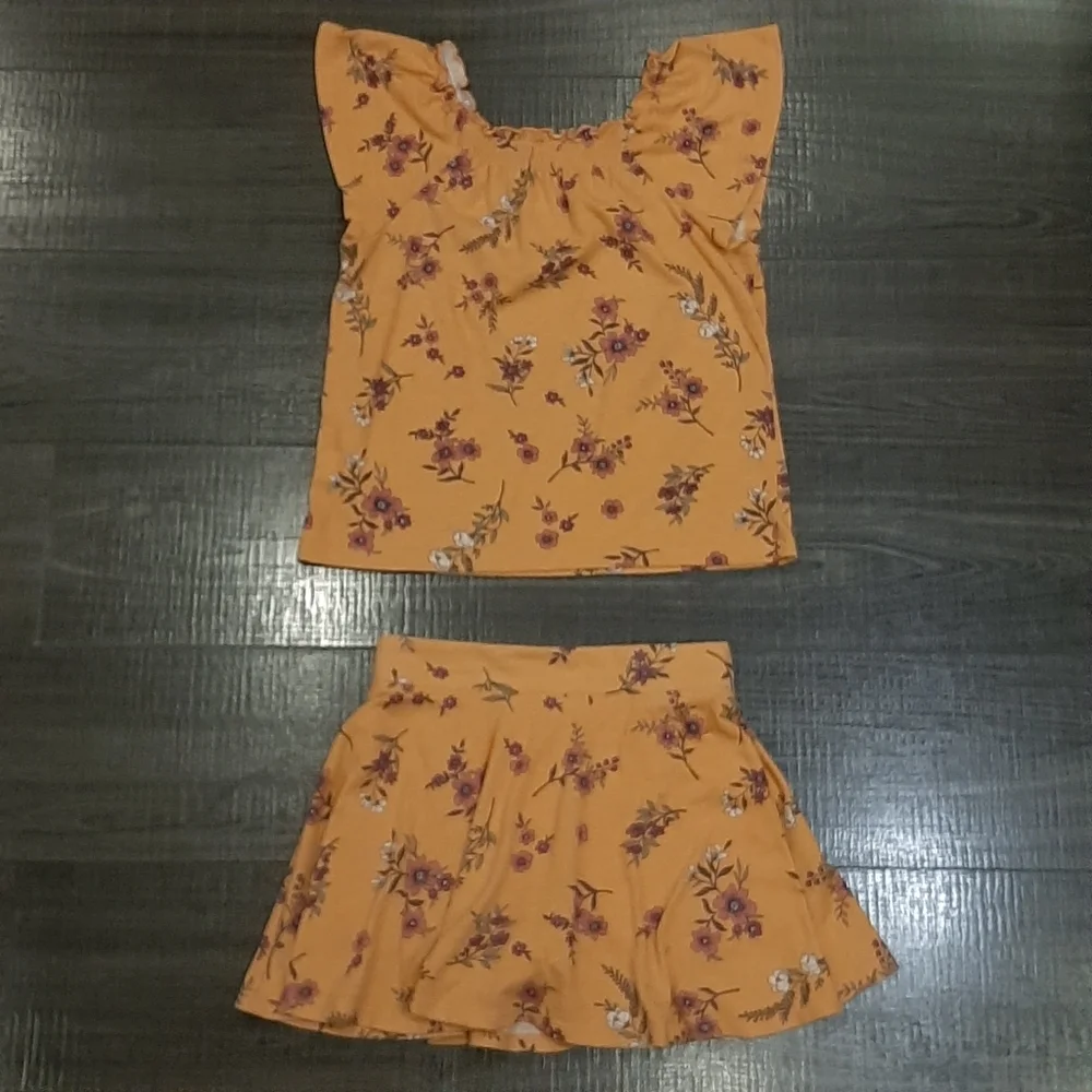💠Childrens Place 2pc Set Floral Top Ruffled Skirt Smocked Girls Outfit - Picture 9 of 14